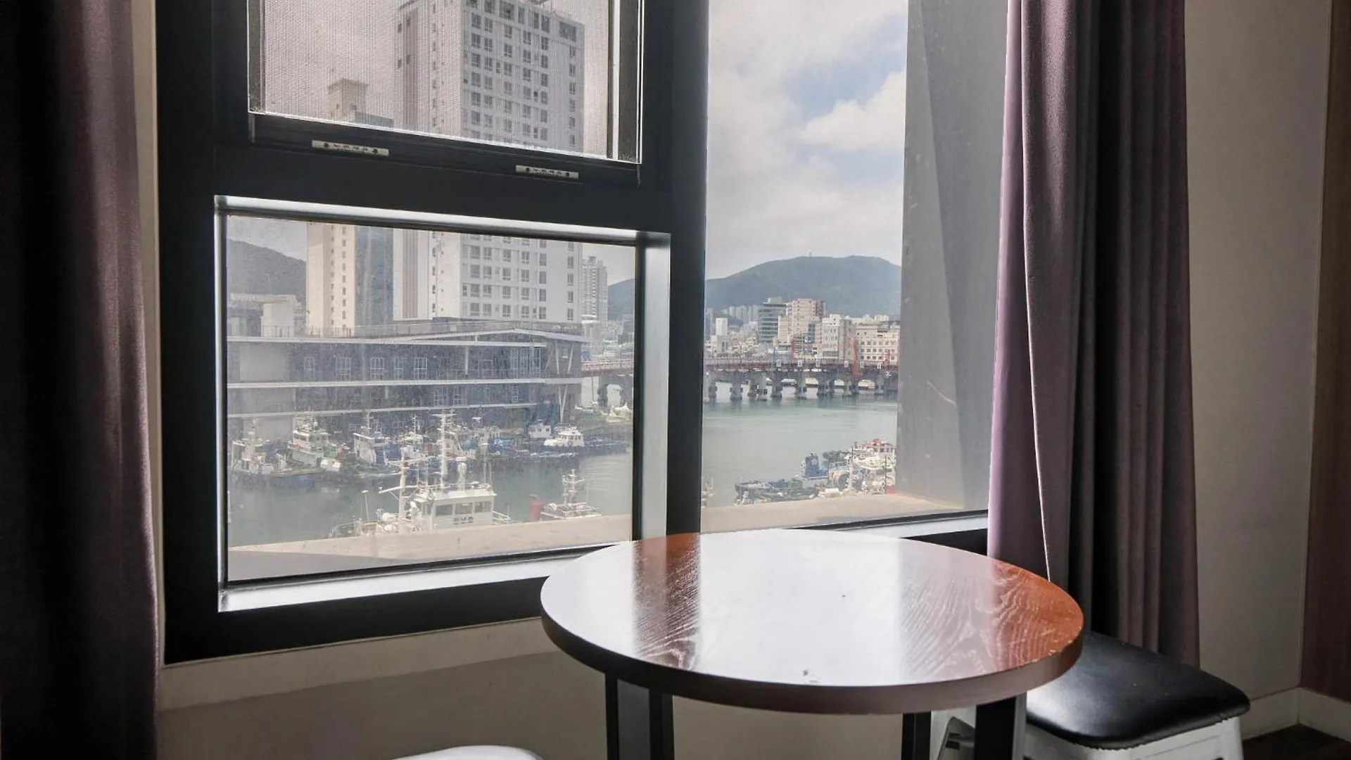 Hotel Bridge Busan