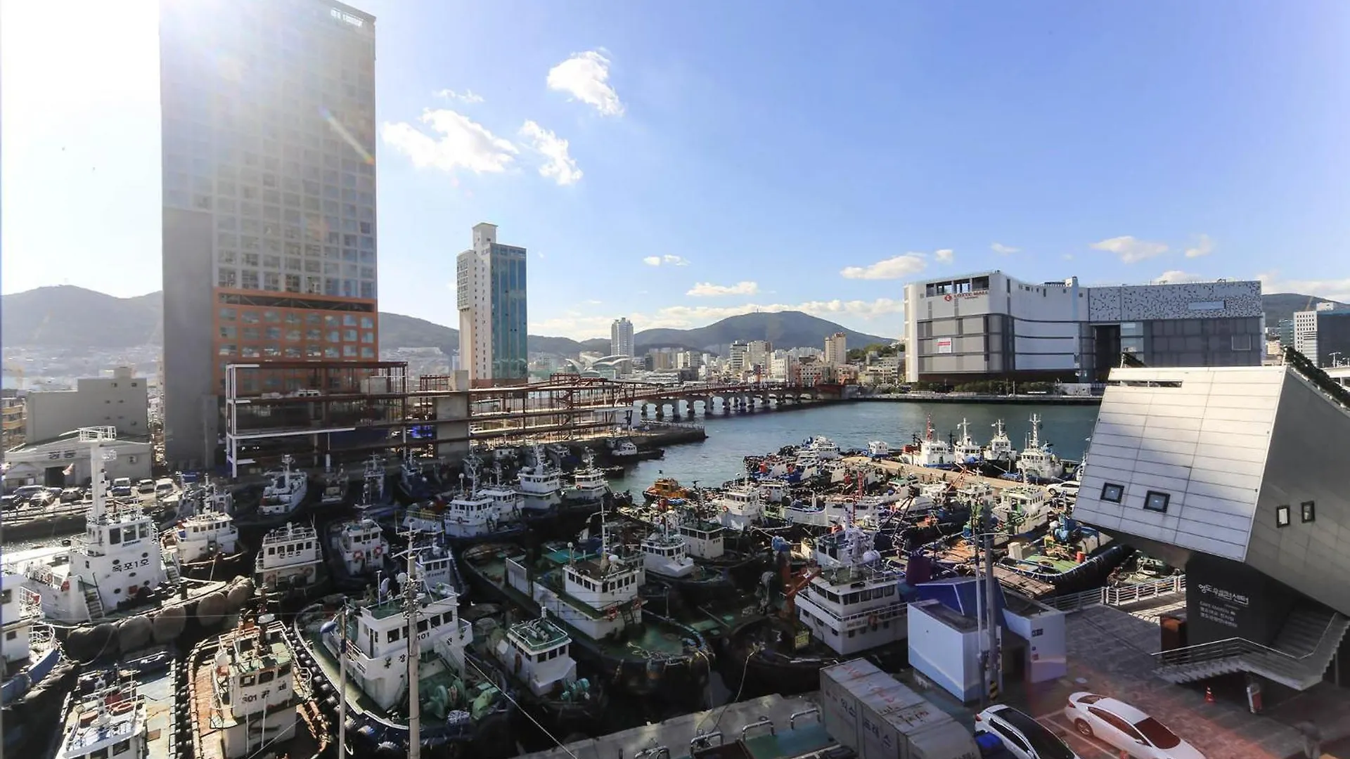 Hotel Bridge Busan
