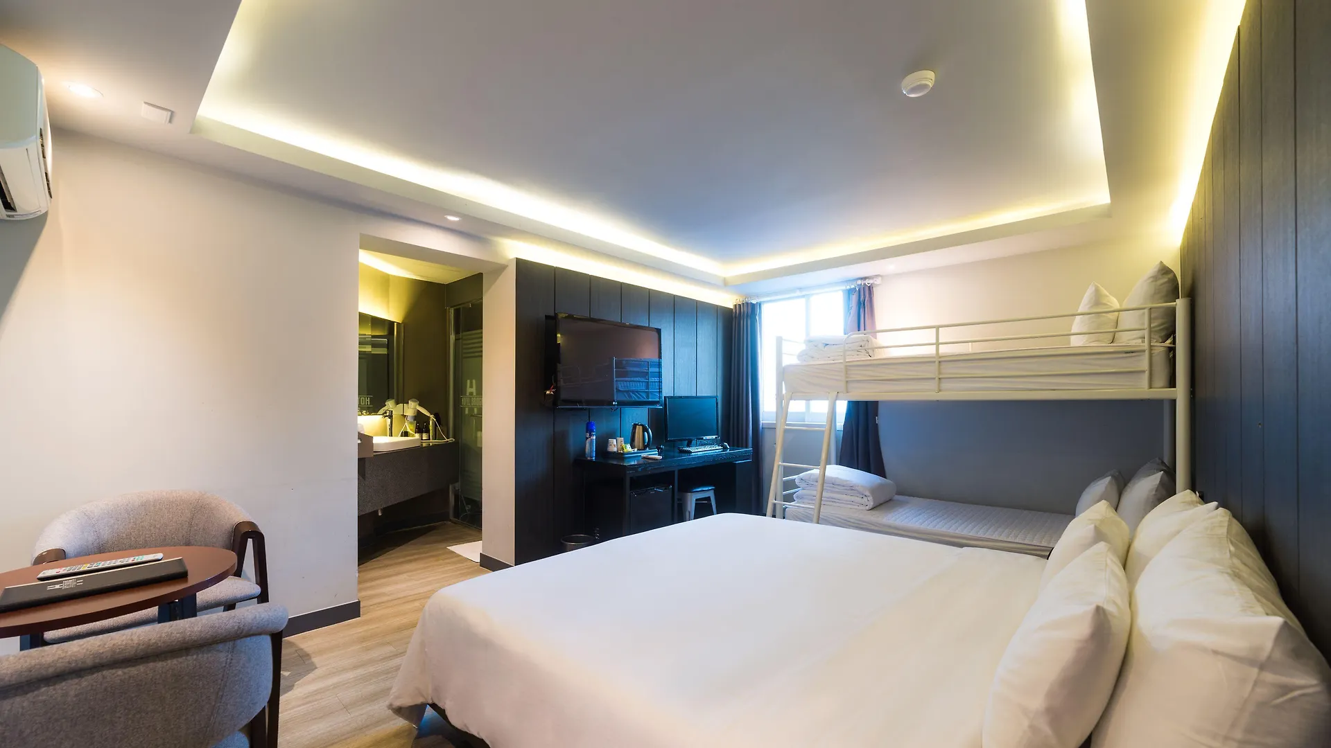 מוטל בוסאן Hotel Bridge