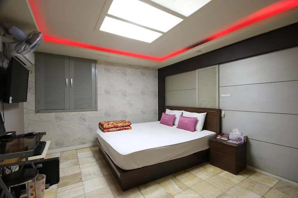 Hotel Bridge Busan