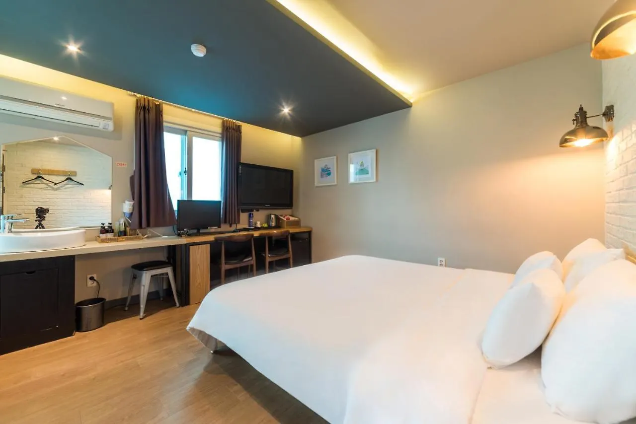 Hotel Bridge Busan
