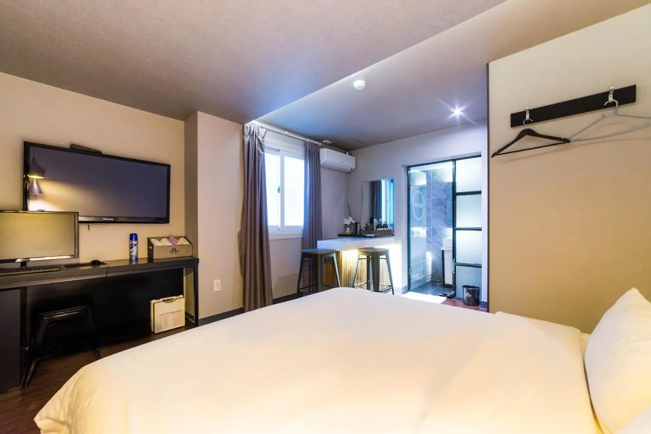 Hotel Bridge Busan